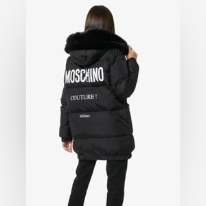 MOSCHINO
Couture! hooded puffer coat size S